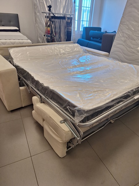 DIVANO LETTO BIANCO STOCK